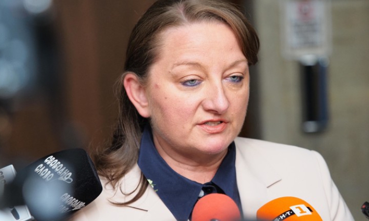 Сачева изключва преосмисляне на увеличението на осигуровките и данък дивидент